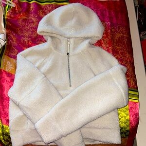 LULULEMONN FLEECE OVERSIZED QUARTER ZIP
SIZE XS/S
NEW 
DISCONTINUED 
PRICE OBO‼️